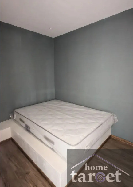 4100